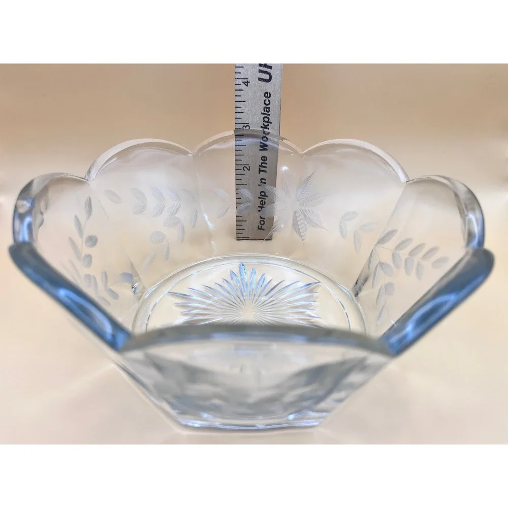 Vtg A.H Heisey Etched Clear‎ Glass Floral Starburst Scalloped Serving Bowl 7.25